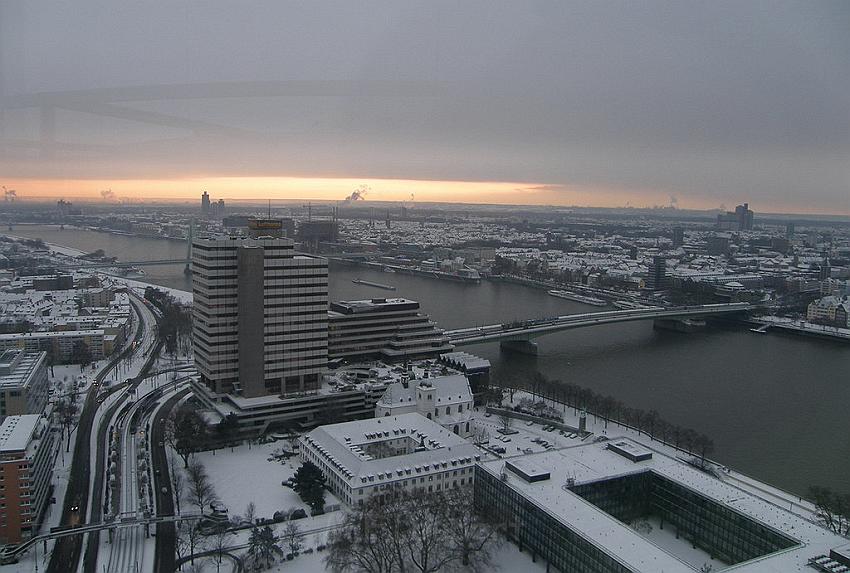 Koeln bei Schnee P298.JPG